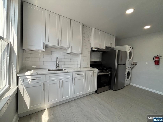 240 E Forest - Photo 1