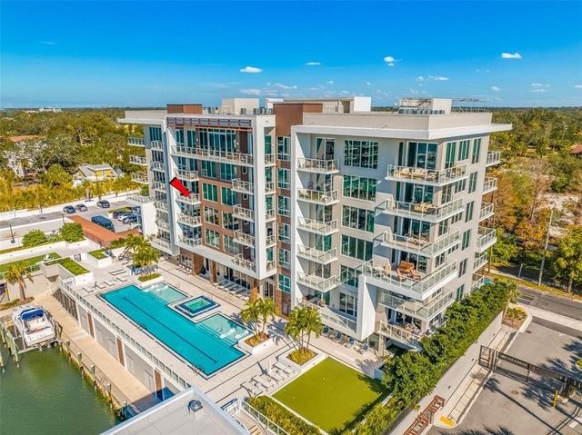 900 N Osceola - Photo 1