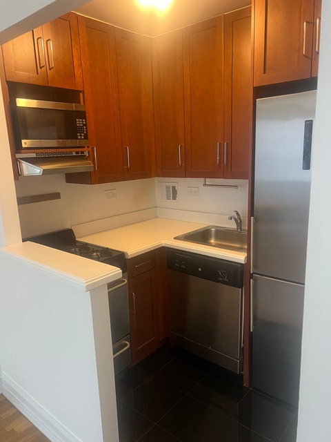 E 87th Street / York Avenue - Photo 1