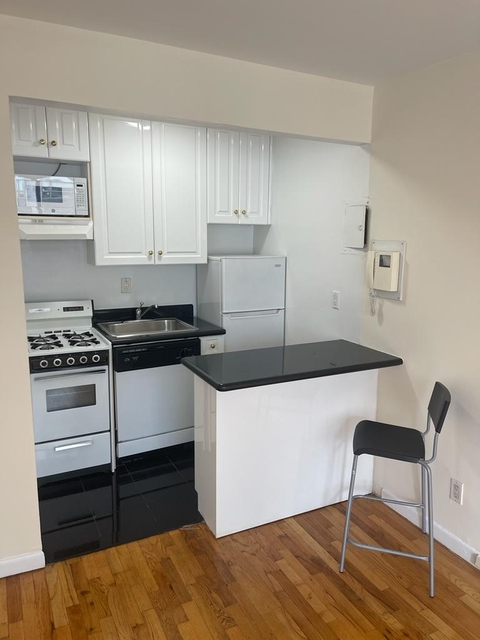 E 87th Street / York Avenue - Photo 1