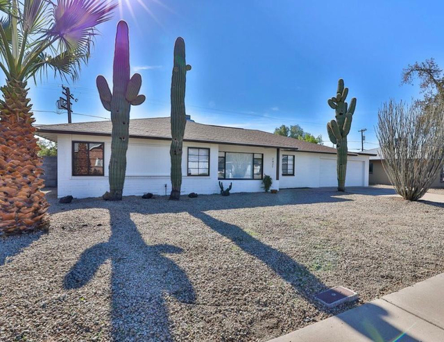 2421 W Anderson Avenue - Photo 1
