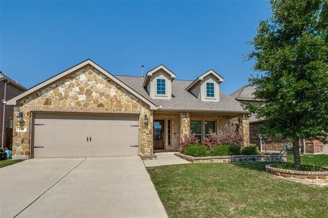 112 Mount Olive Avenue - Photo 1