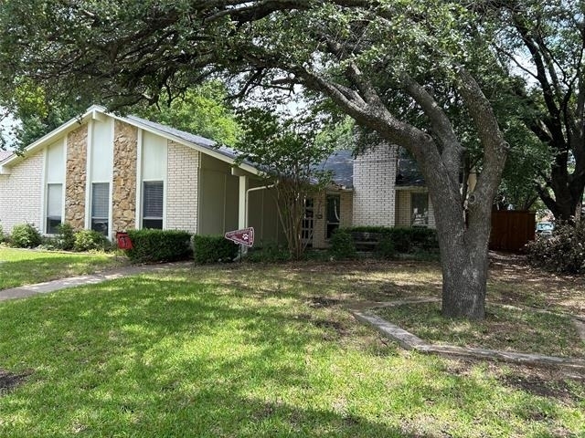 3513 Claymore Drive - Photo 1