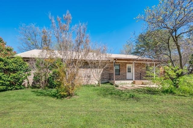 304 Oak Drive - Photo 1
