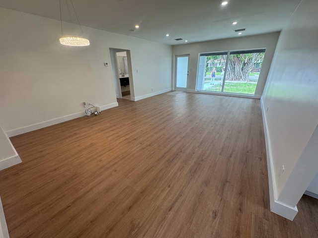725 Ne 160th Terrace - Photo 1