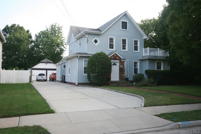 99 Centre Avenue - Photo 1
