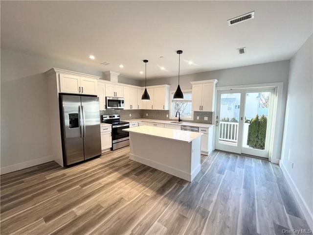 195 Park Avenue - Photo 1