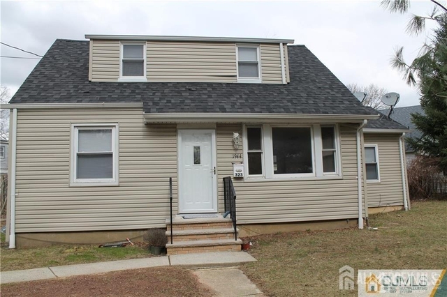 323 9th Street - Photo 1