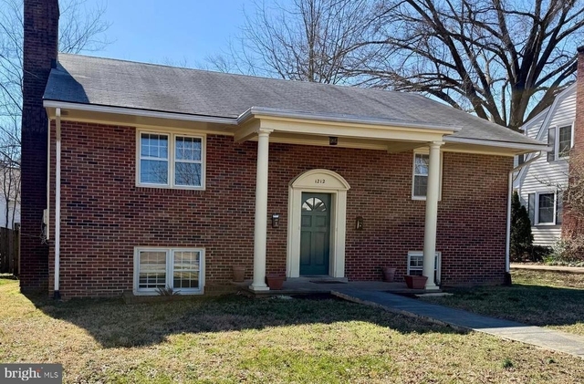 1212 Payne Street - Photo 1