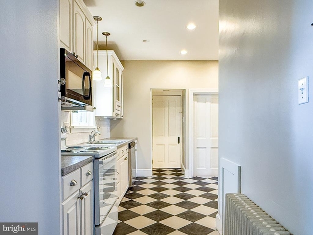 2838 Booser Avenue - Photo 1