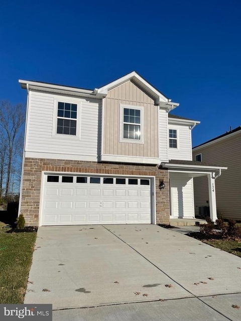 174 Charming Forest Avenue - Photo 1