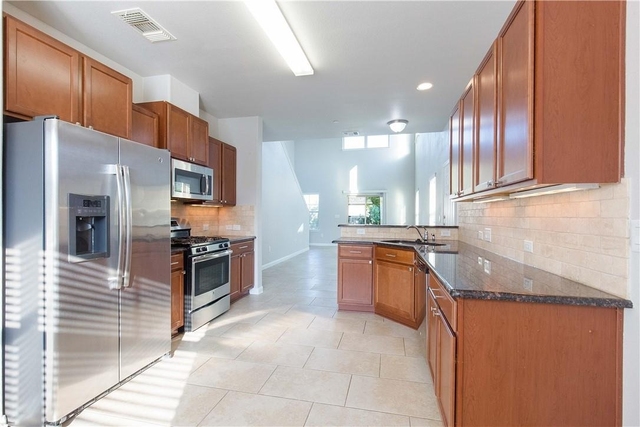 1620 Bryant Dr - Photo 1