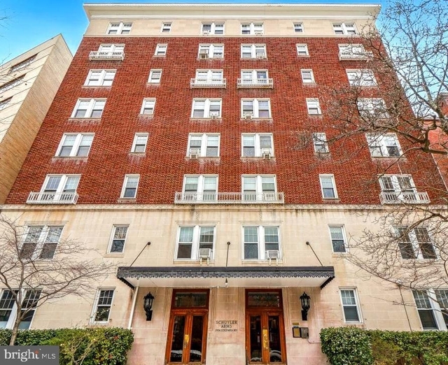 1954 Columbia Road Nw - Photo 1