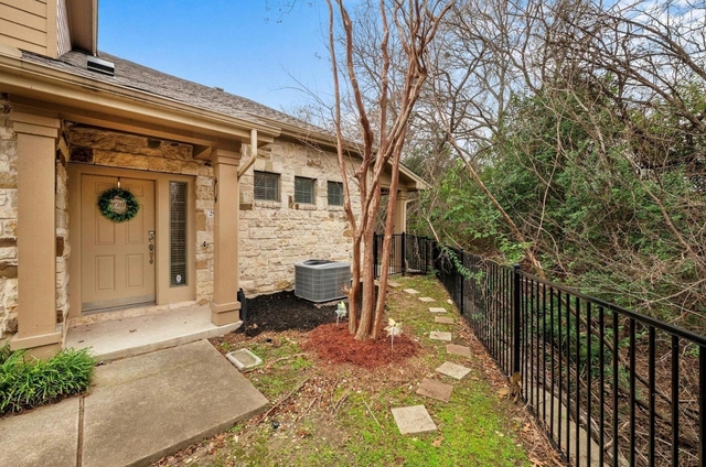 1310 W Parmer Ln - Photo 1