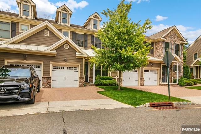 1503 Whitney - Photo 1