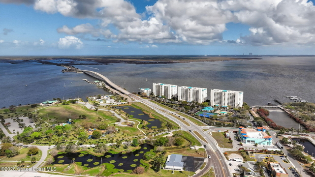 7 Indian River Avenue - Photo 1