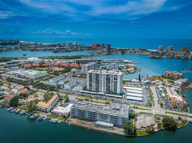 400 Island Way - Photo 1