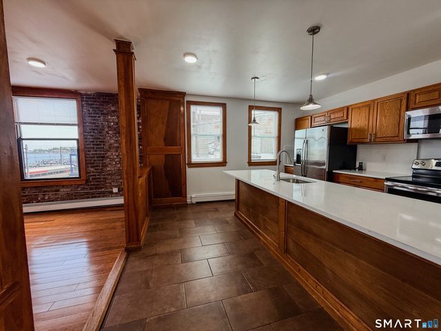 18 Bank Street - Photo 1