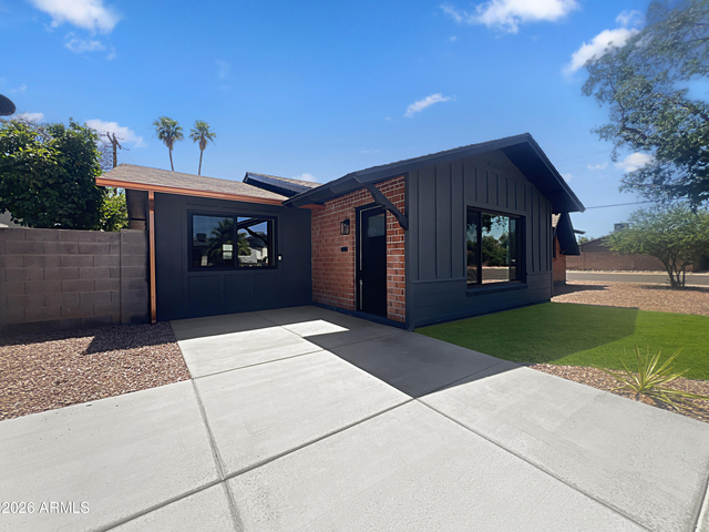 8201 E Whitton Avenue - Photo 1