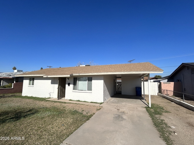 114 W Riley Drive - Photo 1