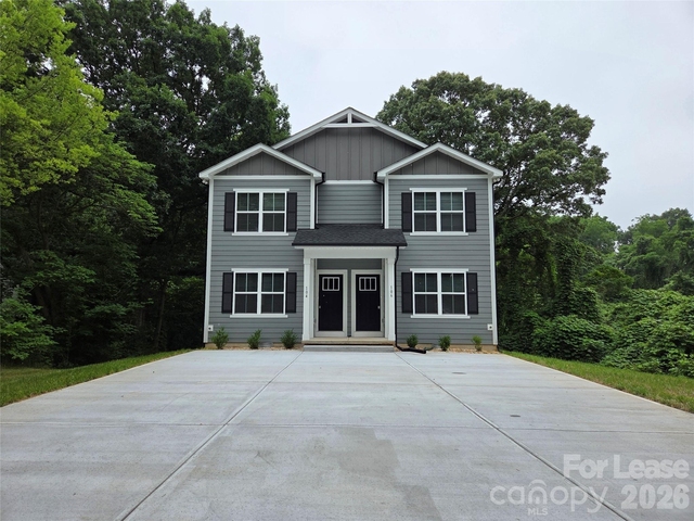 104 10th Avenue Se - Photo 1