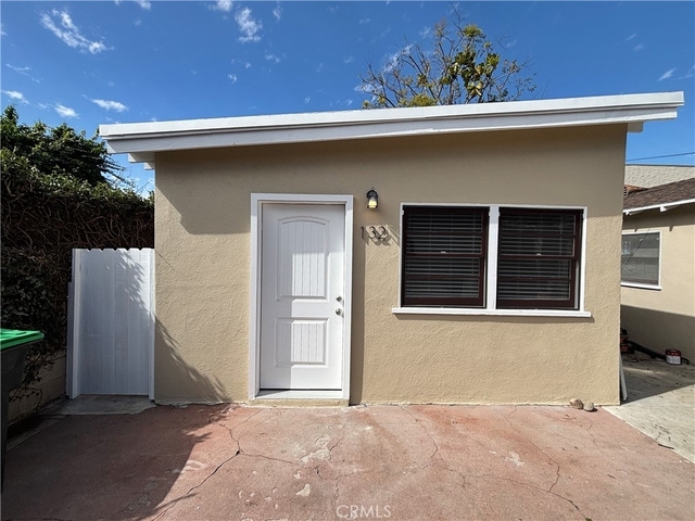 132 S Batavia Street - Photo 1