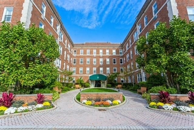 111 7th Street - Photo 1