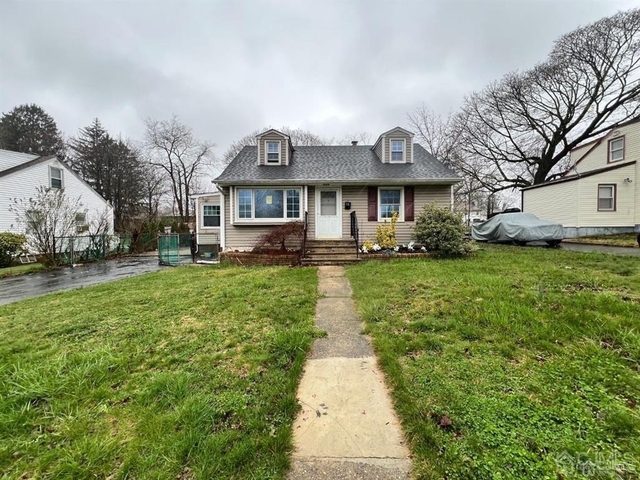 13 Sheridan Avenue - Photo 1