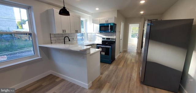536 W Huntingdon Street - Photo 1