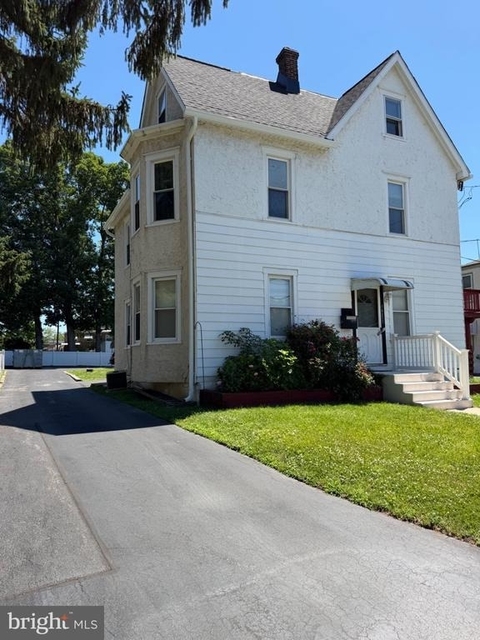 1629 Lincoln Avenue - Photo 1