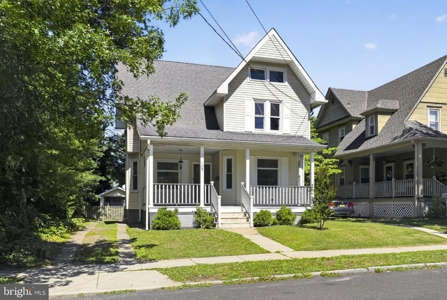 107 Harvard Avenue - Photo 1