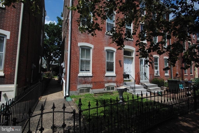 317 E Union Street - Photo 1