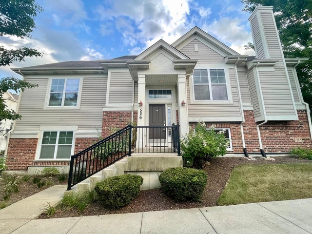 526 Grosvenor Lane - Photo 1