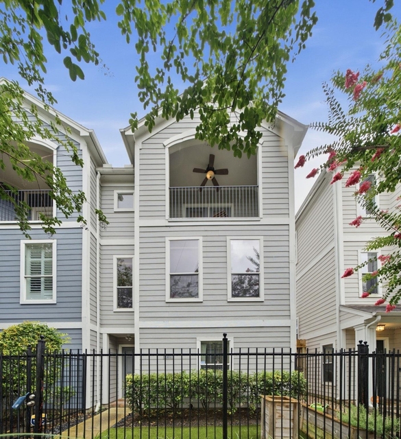 1716 Elgin Street - Photo 1