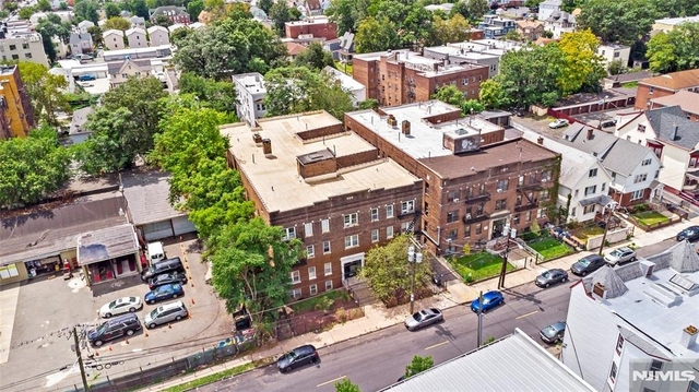 16 Irving - Photo 1