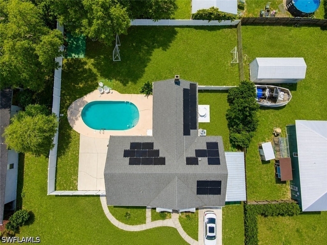 655 Sw Pointview Road - Photo 1