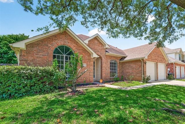 13815 Daehne Drive - Photo 1