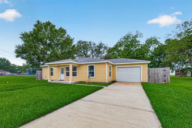 1708 Sycamore Avenue - Photo 1