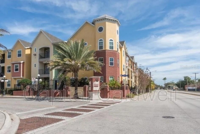 1910 E Palm Avenue - Photo 1