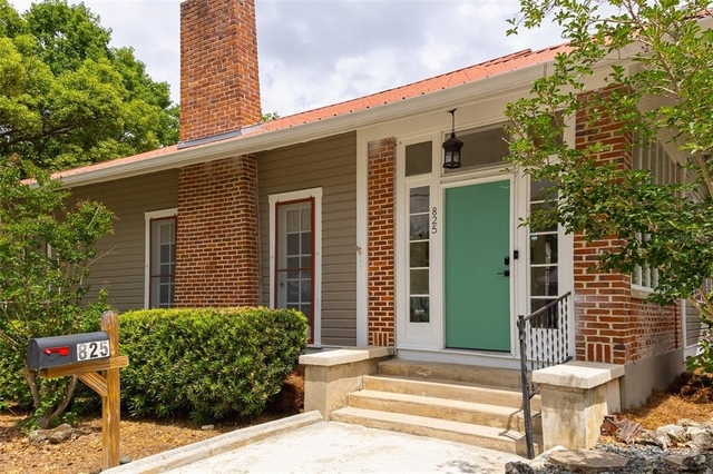 825 Se Sanchez Avenue - Photo 1