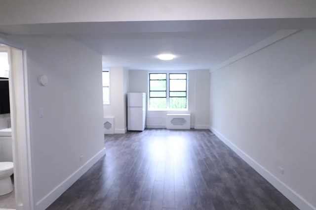 132-45 Maple Avenue - Photo 1