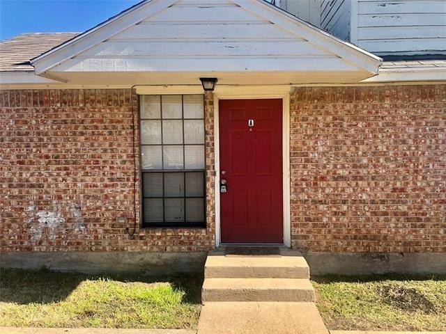 205 S Kenney Street - Photo 1