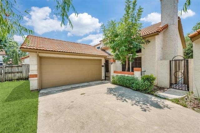 607 Mission Circle - Photo 1