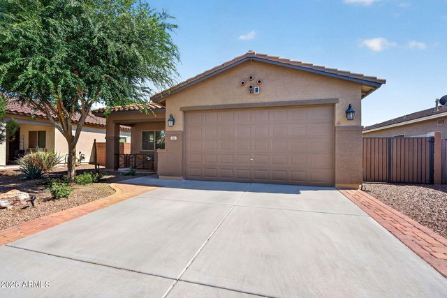 823 W Witt Avenue - Photo 1