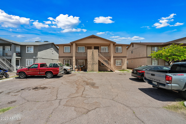 1815 N Spring -- - Photo 1