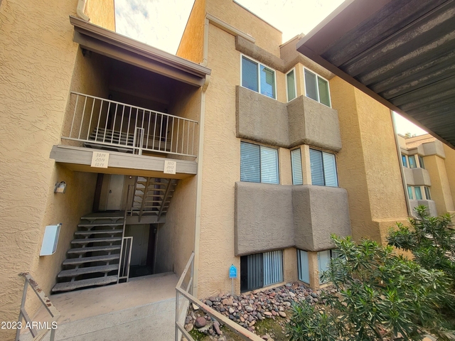 18811 N 19th Avenue - Photo 1