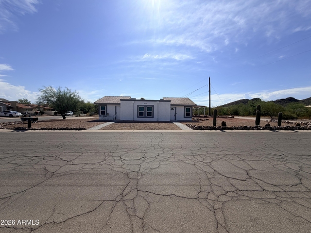 6038 S Alameda Road - Photo 1
