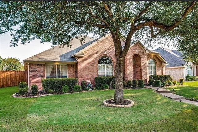 9612 Sean Drive - Photo 1