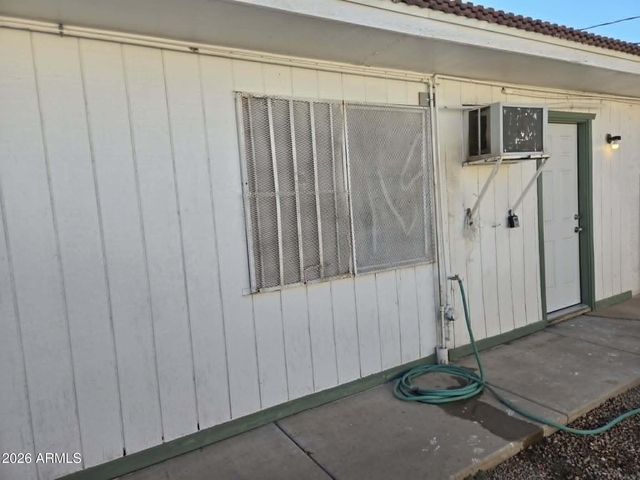 909 N Kadota Avenue - Photo 1