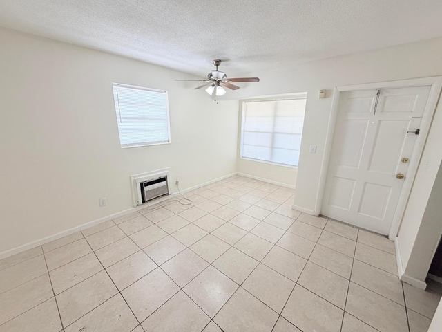 3030 Nw 43rd Terrace - Photo 1